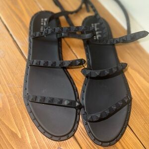 Black Rockstud Flat Sandals Women’s Size 9 Gladiator Style Strappy